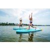 joga nafukovaci paddleboard dhyana aqua marina obrazek s pani sup karlin